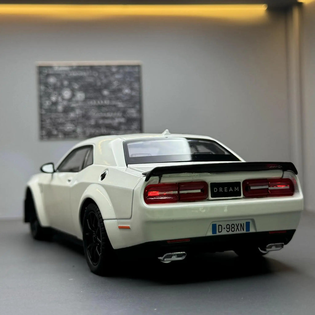 Miniatura Dodge Challenger SRT - Escala 1:24