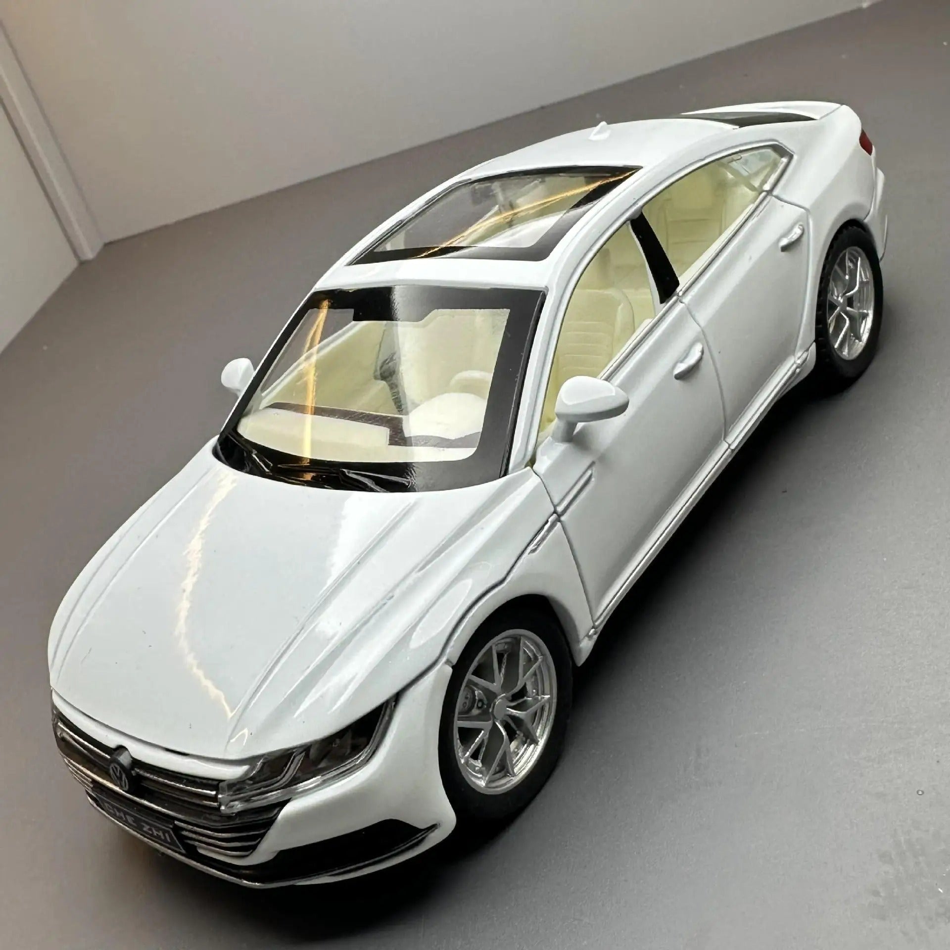 Miniatura Volkswagen Arteon - Escala 1:32