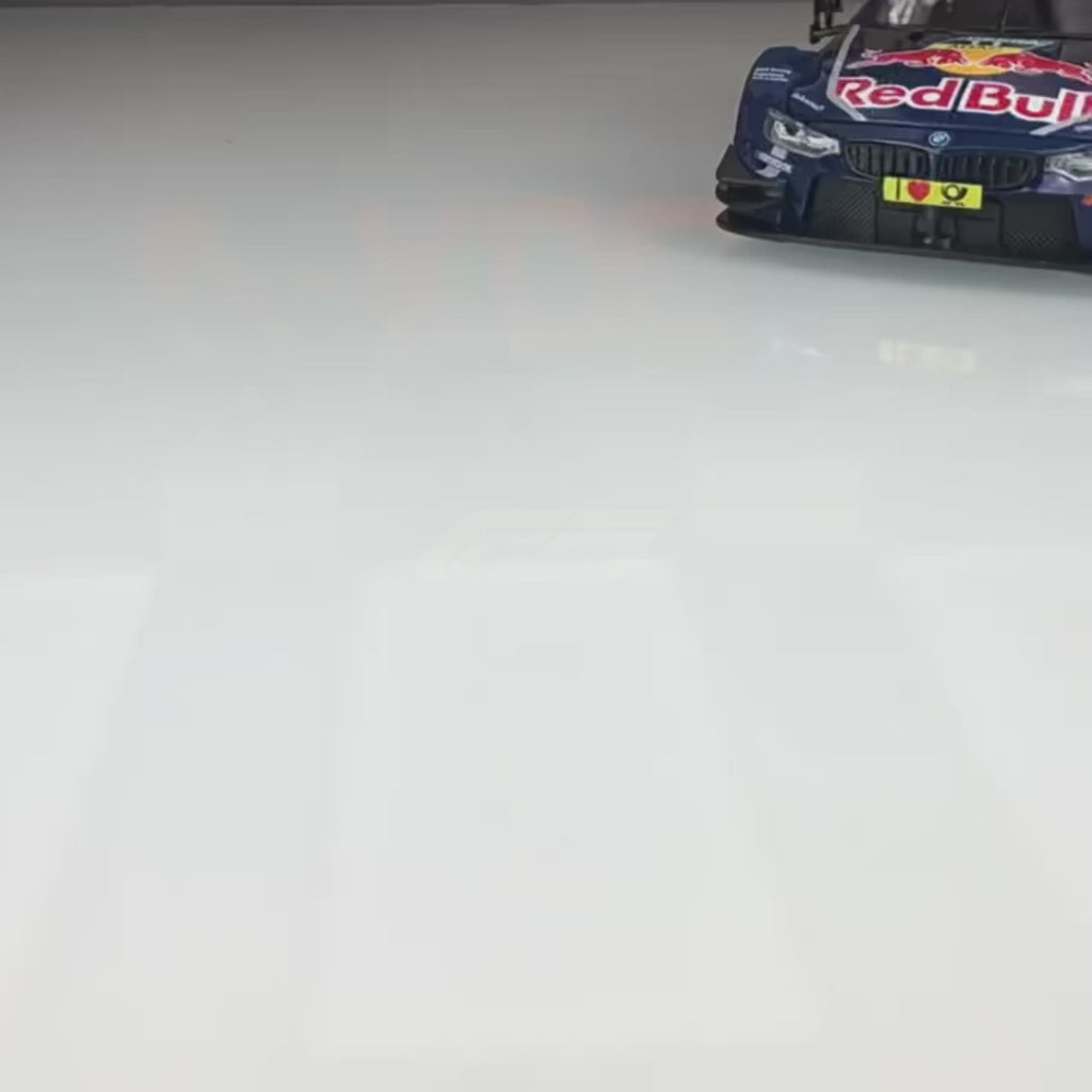 Miniatura BMW M4 GT3 Red Bull 1:24 Diecast Alloy Colecionável